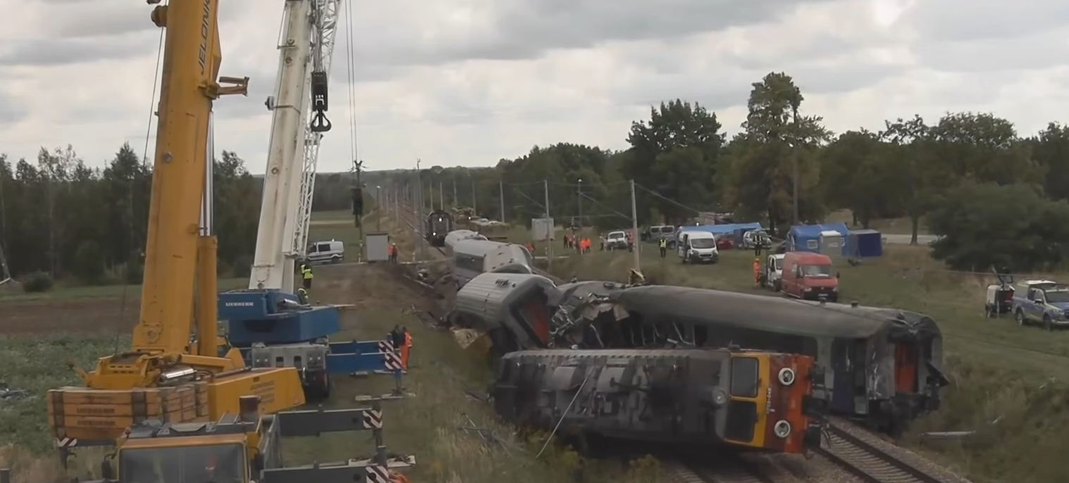 Dramat na torach wstrząsnął Polską.